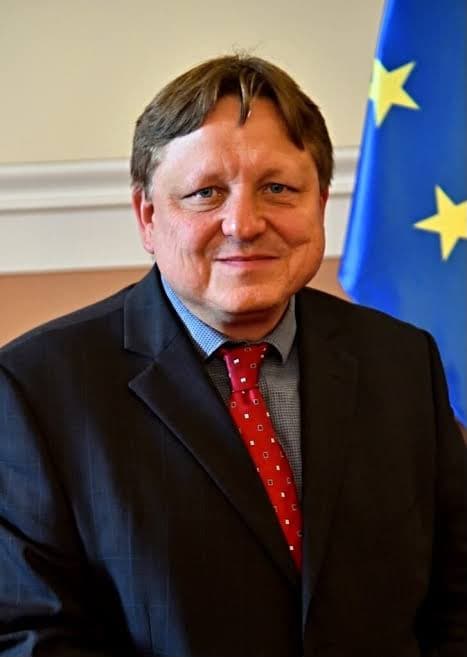 VHÚ